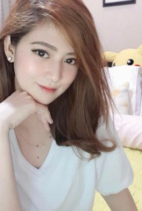Sophia a hot Gfe woman